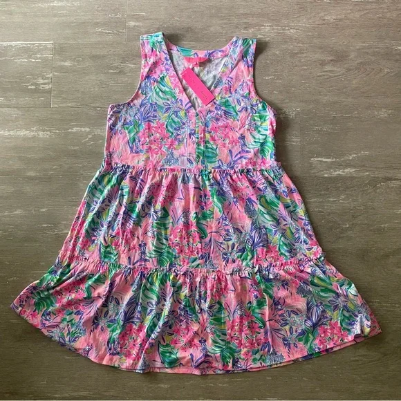 NWT Lilly Pulitzer Disney Parks Minnie Mouse and Daisy Duck V Neck Lorina Dress - Picture 2 of 6